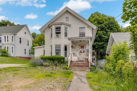 Photo of 8 Myrtle Street, Somersworth, NH 03878 (MLS # 5048120)