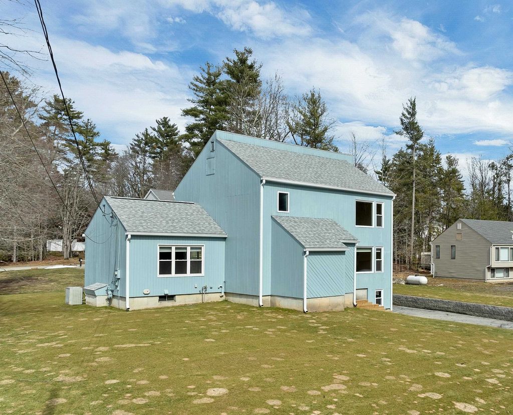 Photo of 8 Fern Court, Milford, NH 03055 (MLS # 5080332)