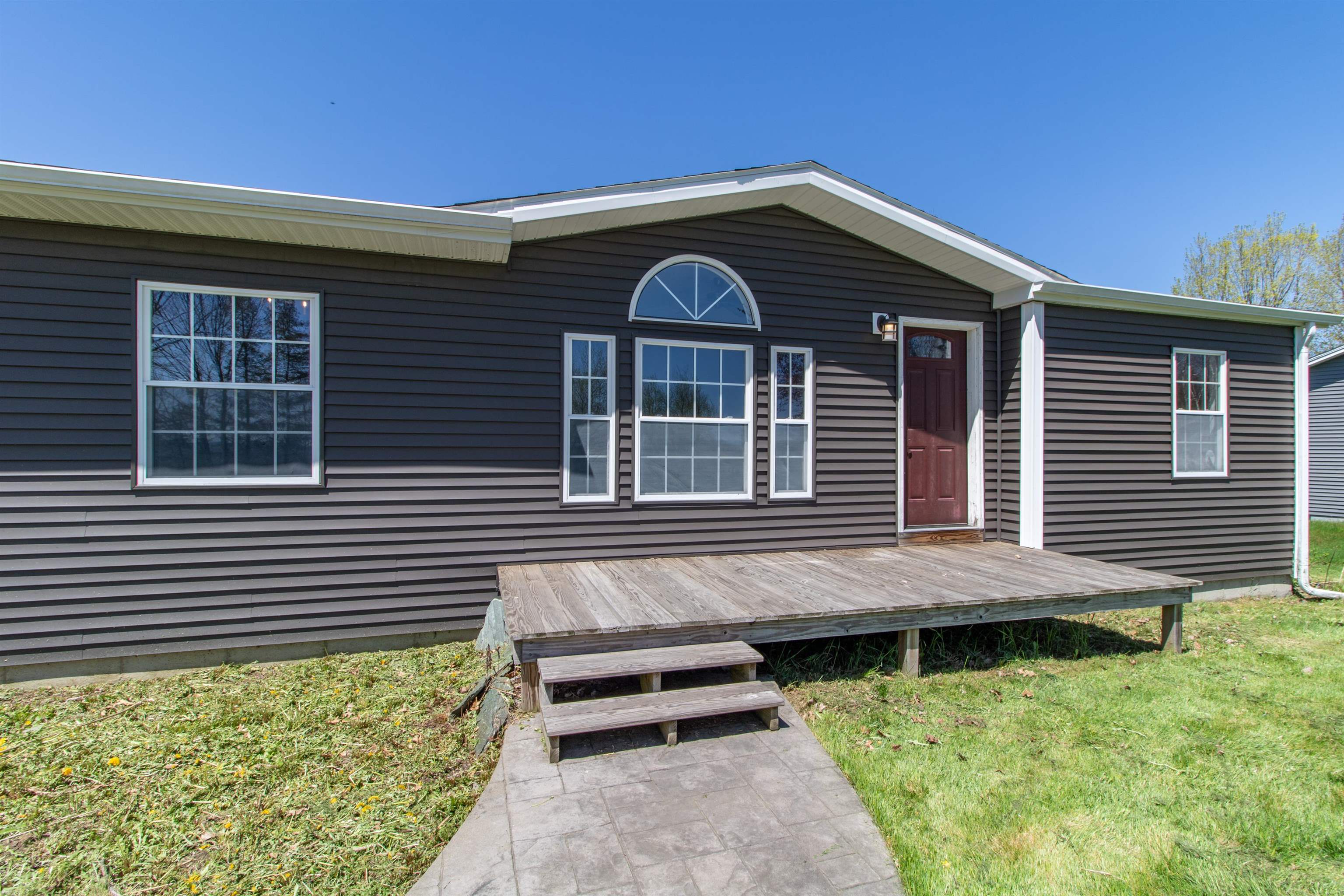 298 Memphremagog Views