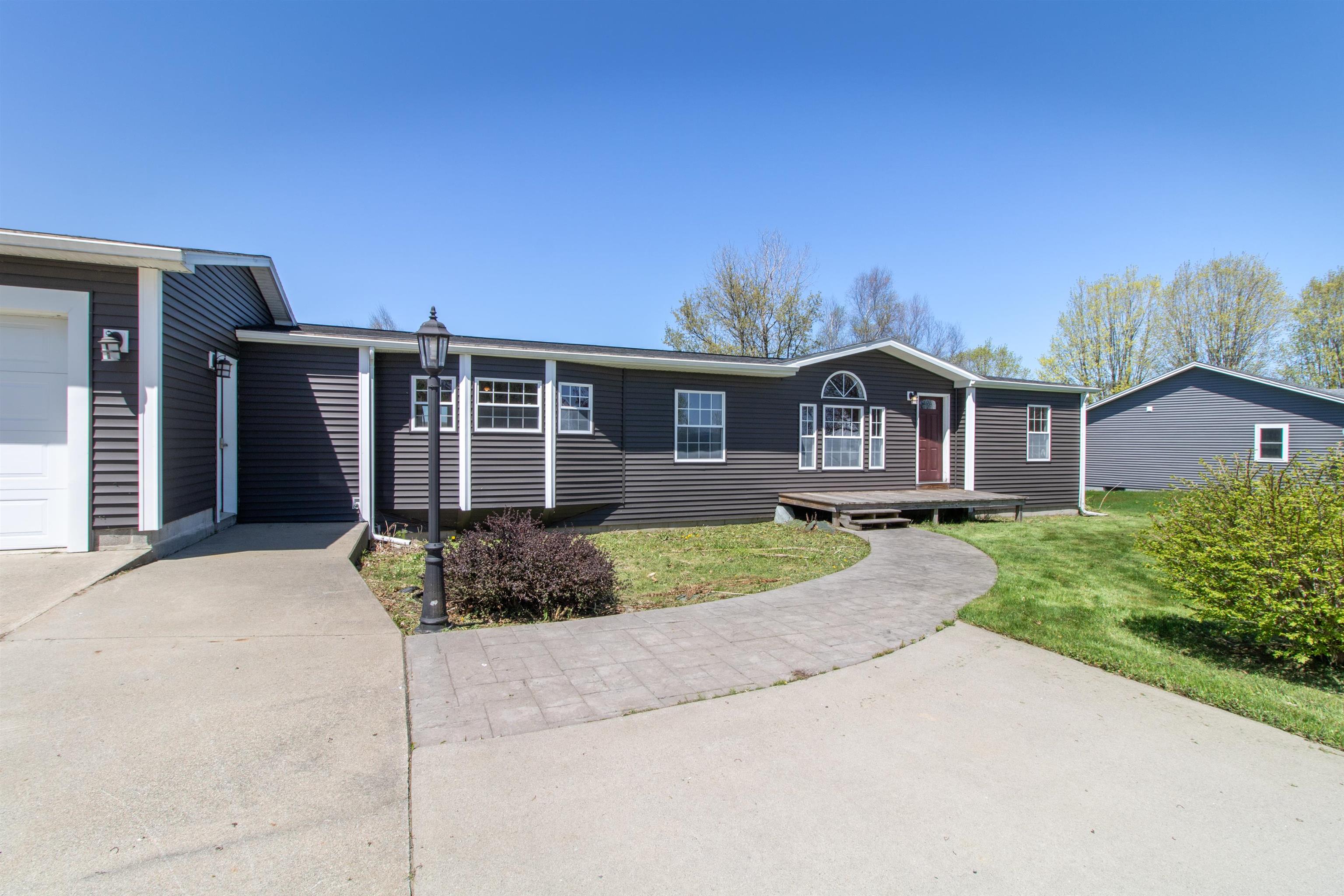 298 Memphremagog Views