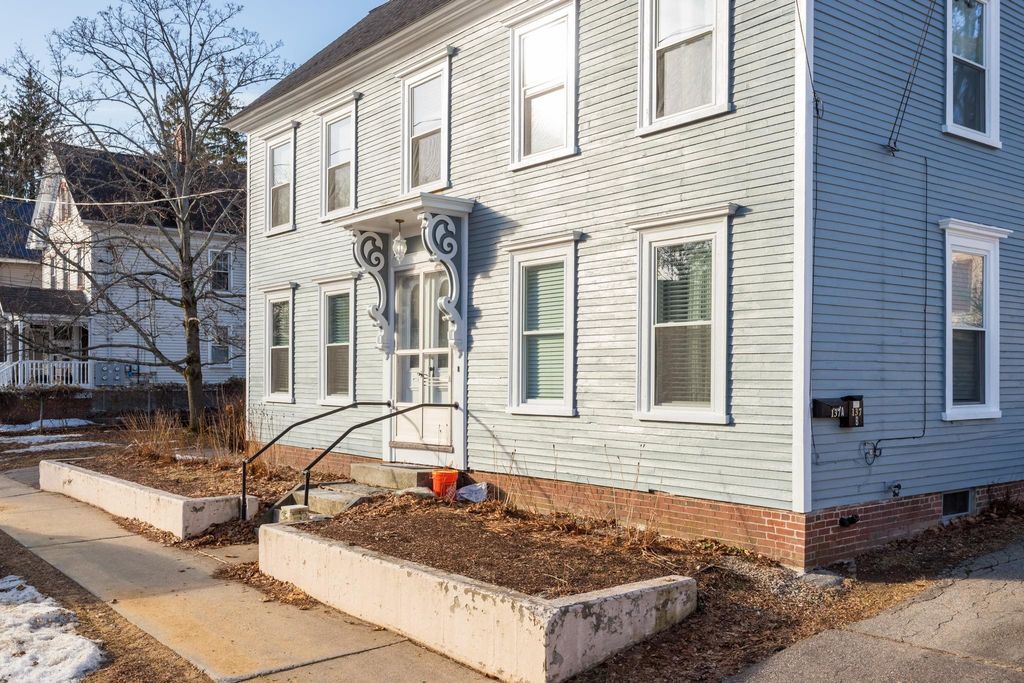 Photo of 137 Locust Street #B, Dover, NH 03820 (MLS # 5058521)