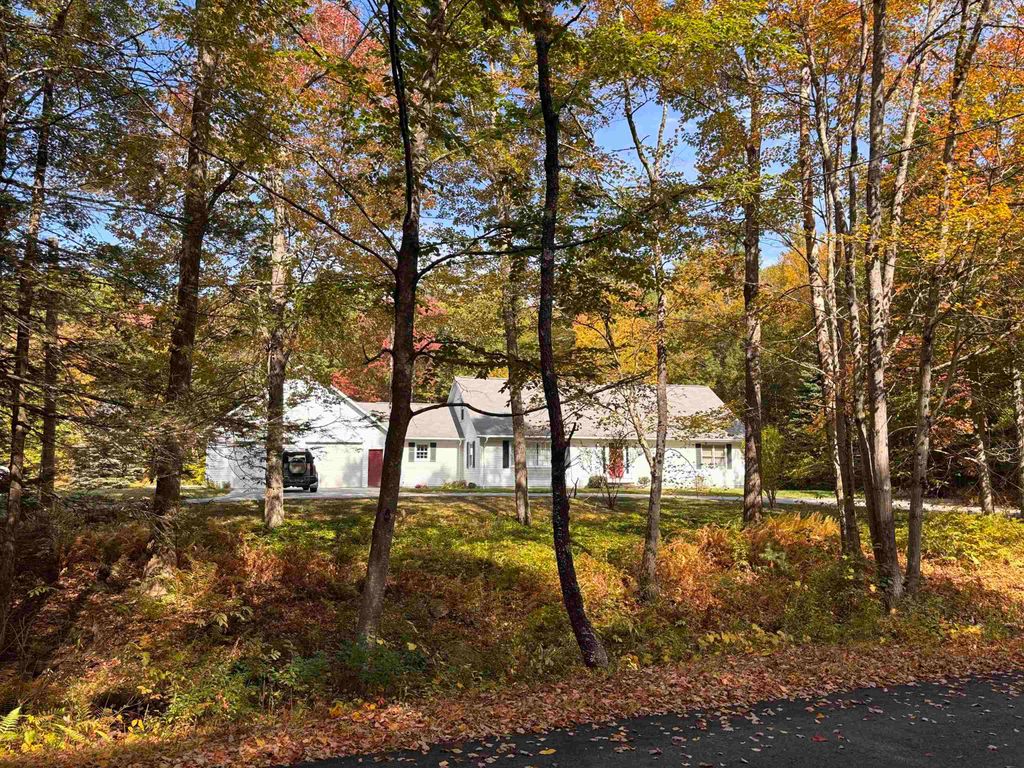Photo of 183 Tower Hill Road, Hinsdale, NH 03451 (MLS # 5077138)