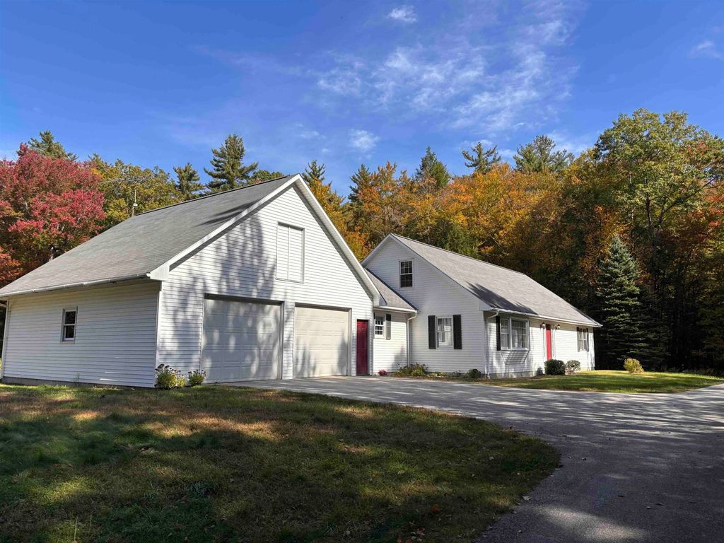 Photo of 183 Tower Hill Road, Hinsdale, NH 03451 (MLS # 5077138)