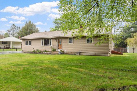 Photo of 18 Iceland Circle, Keene, NH 03431 (MLS # 5089222)