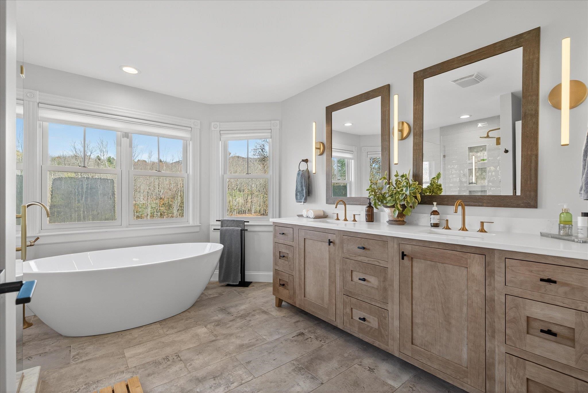 Waterbury, Vermont 05677, United States, 4 Bedrooms Bedrooms, ,4 BathroomsBathrooms,Residential,Active,228245