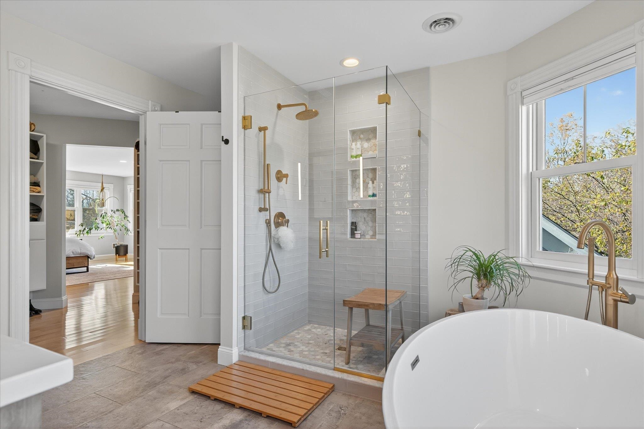 Waterbury, Vermont 05677, United States, 4 Bedrooms Bedrooms, ,4 BathroomsBathrooms,Residential,Active,228245