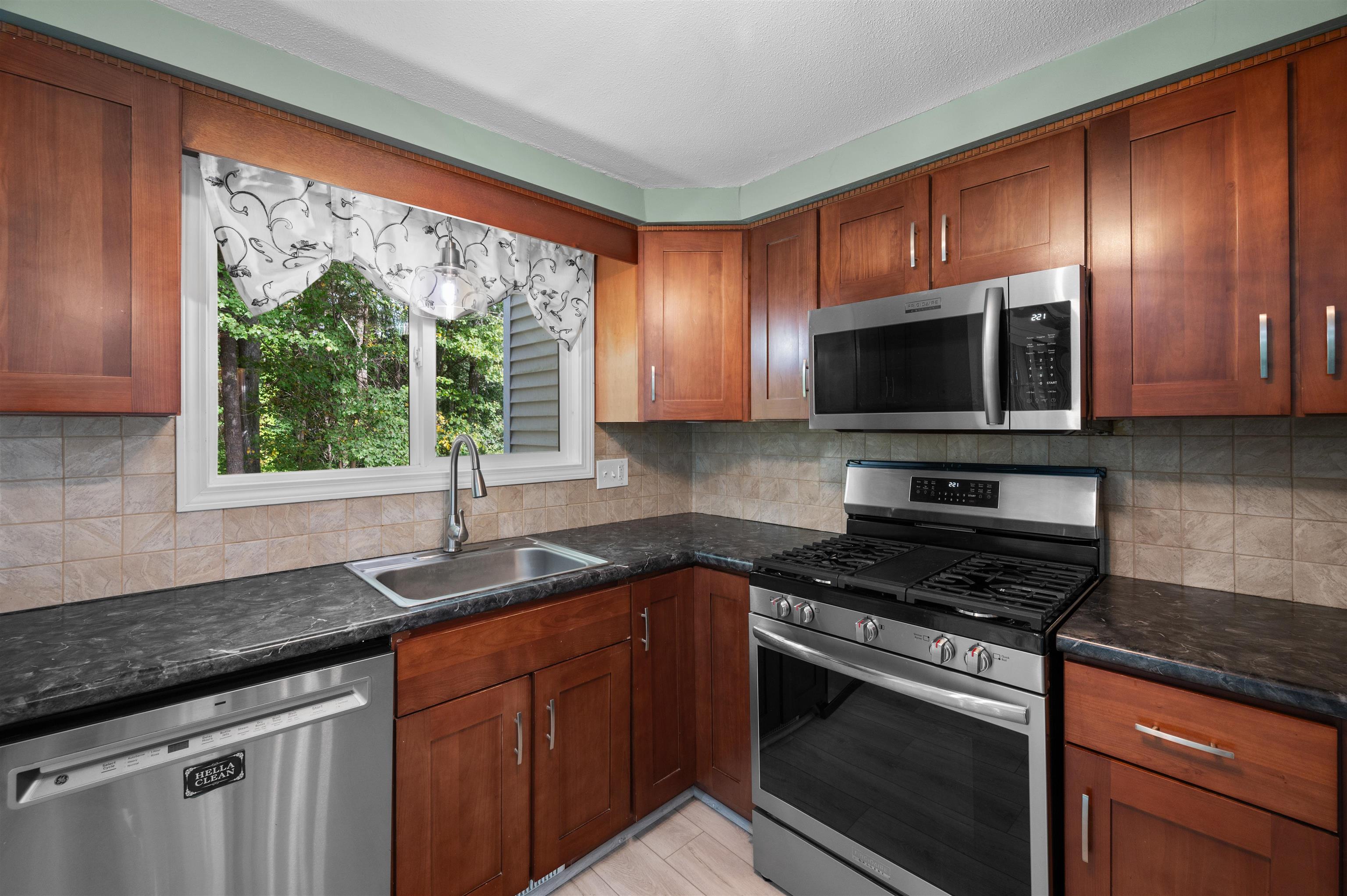 4 Pine Meadows Drive