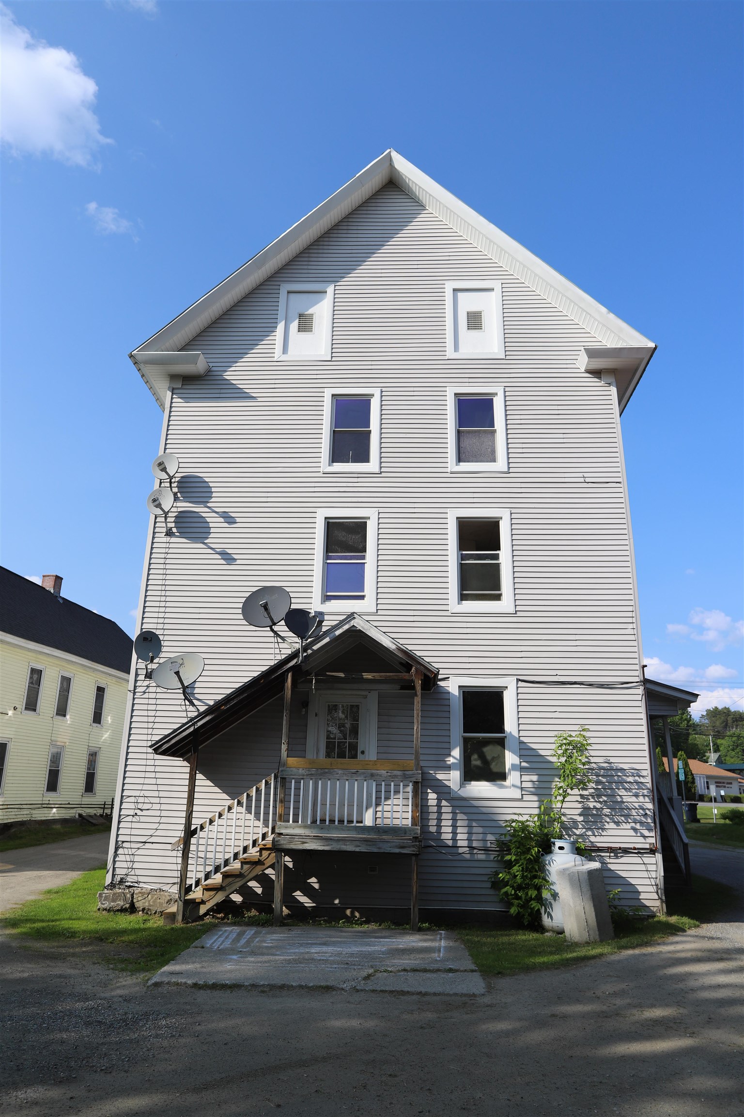 109 Railroad Street