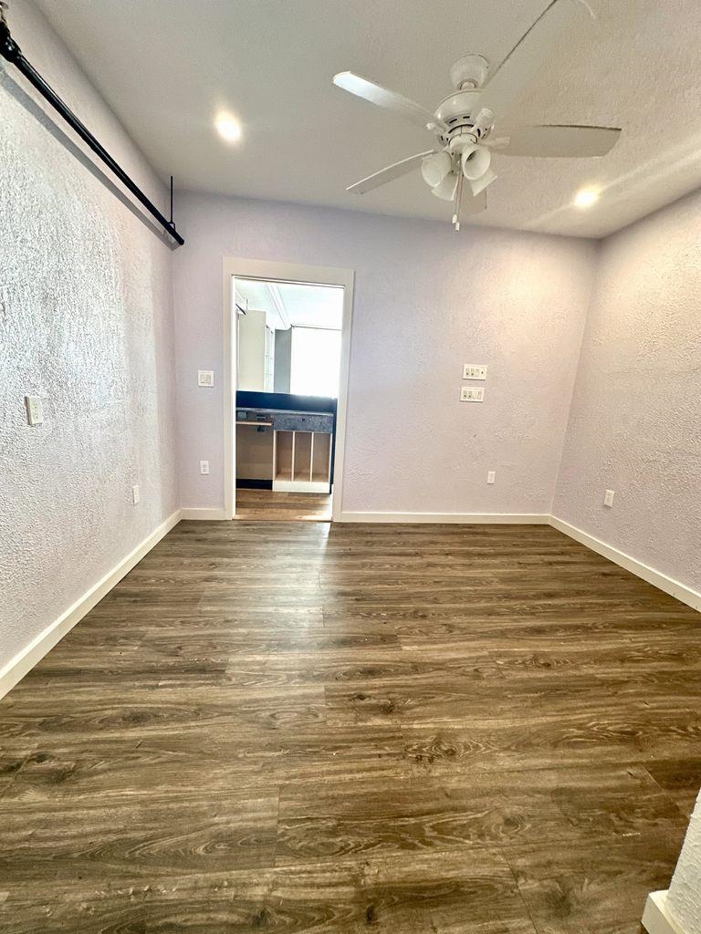 725 Lafayette Road 5