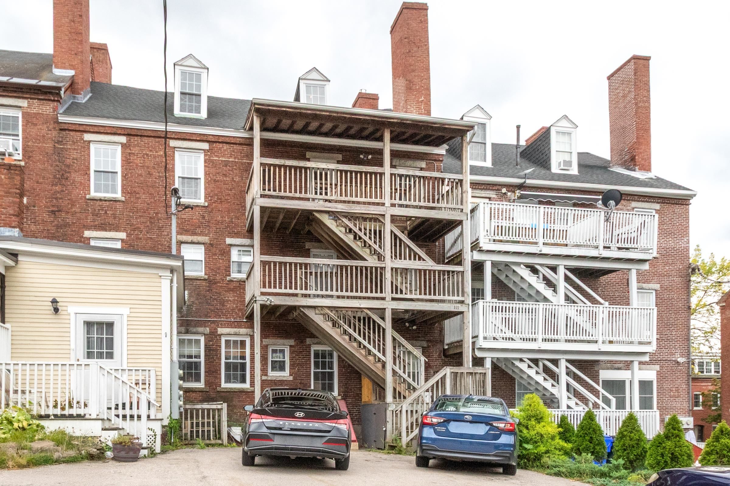 Manchester, New Hampshire 03101, United States, 2 Bedrooms Bedrooms, ,2 BathroomsBathrooms,Residential,Active,206020