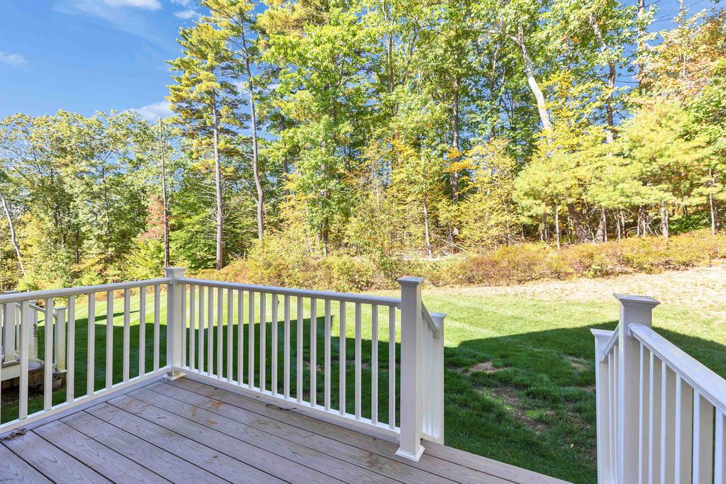 Photo of 163 Woodview Way #2, Manchester, NH 03102 (MLS # 5064058)