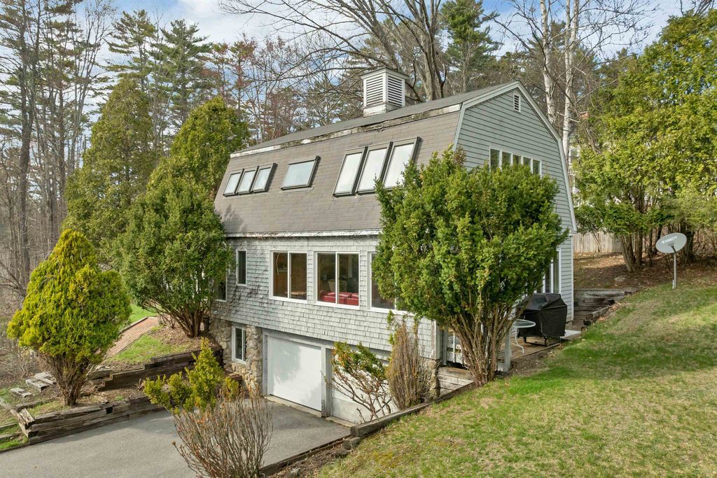 Photo of 83 Governor Wentworth Highway, Tuftonboro, NH 03894 (MLS # 5084751)