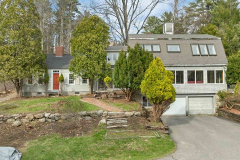 Photo of 83 Governor Wentworth Highway, Tuftonboro, NH 03894 (MLS # 5084751)