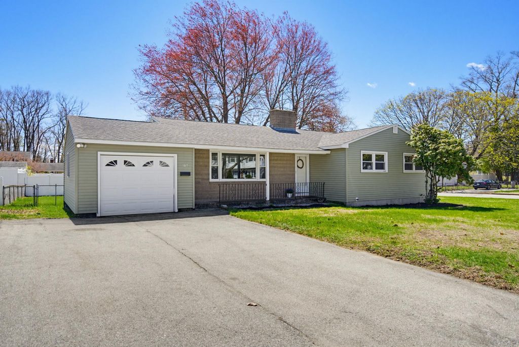 Photo of 167 Alexander Drive, Manchester, NH 03109 (MLS # 5085193)