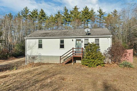 Photo of 45 Whittier Drive, Fremont, NH 03044 (MLS # 5063502)
