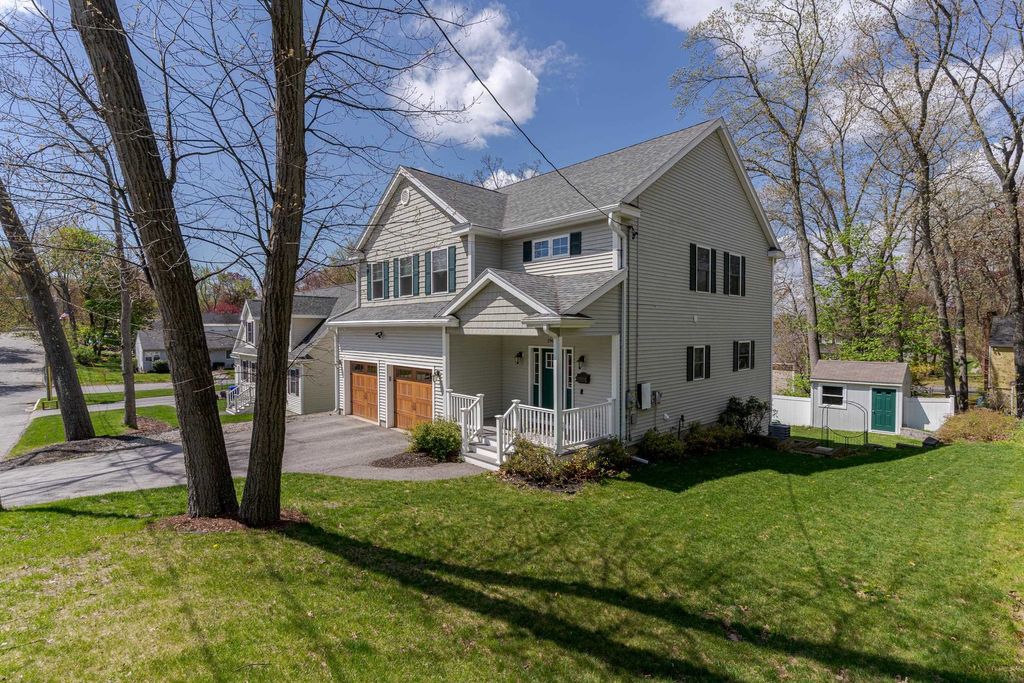 Photo of 196 Dallaire Street, Manchester, NH 03104 (MLS # 5088239)