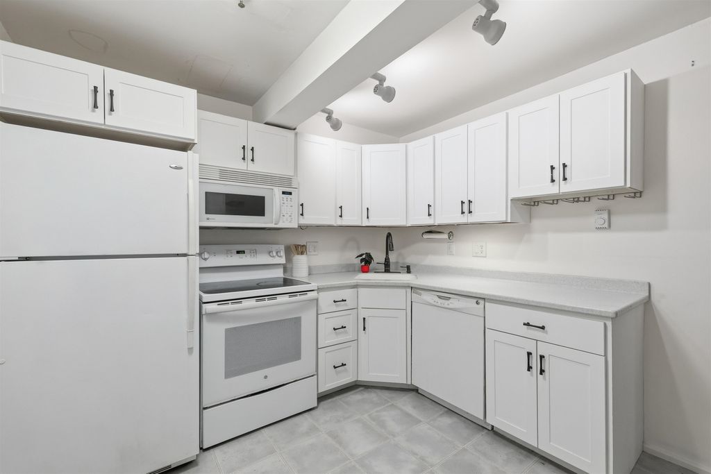 Photo of 90 Fleet Street #3-5, Portsmouth, NH 03801 (MLS # 5087334)