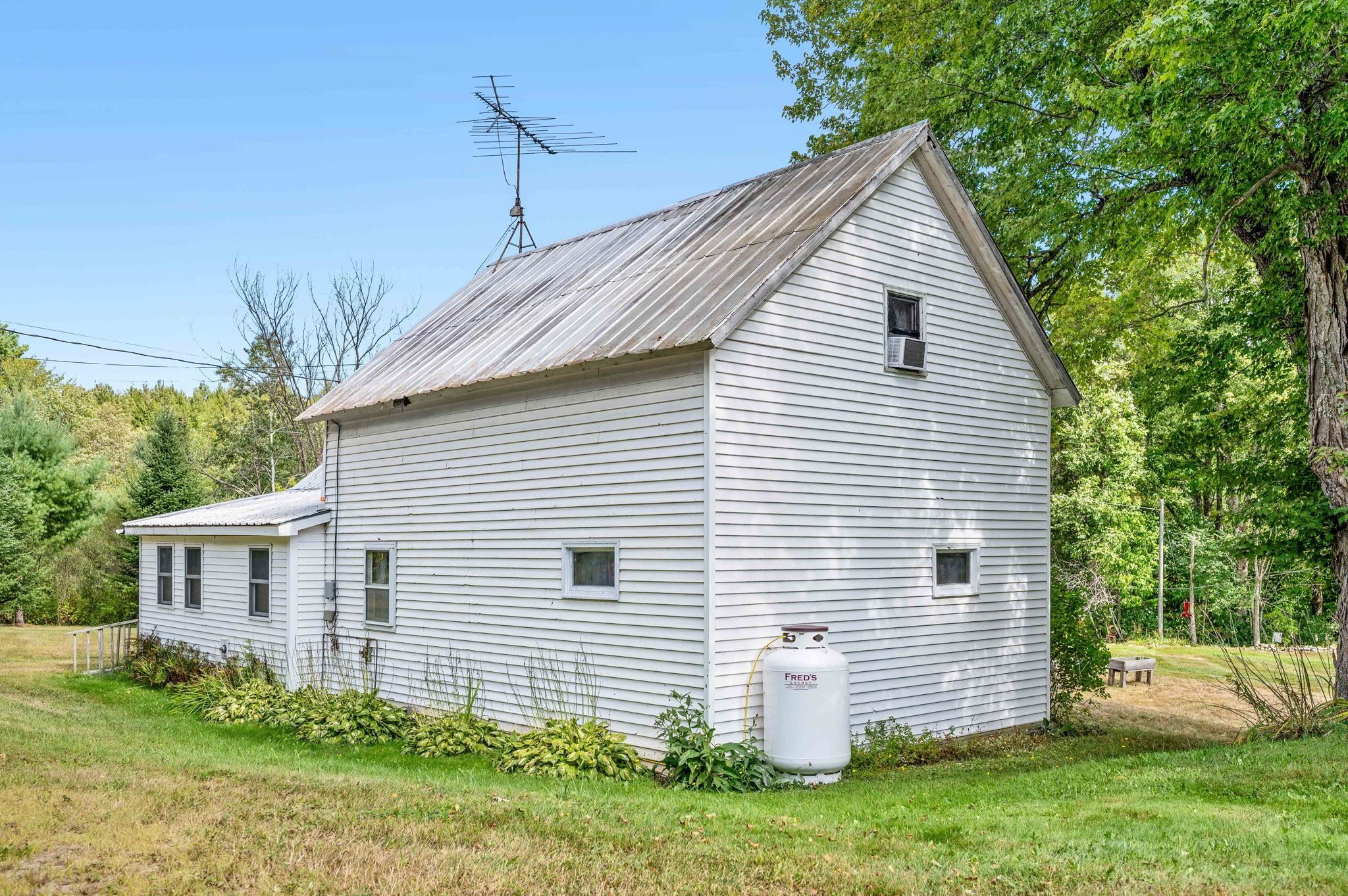 Johnson, Vermont 05656, United States, 2 Bedrooms Bedrooms, ,1 BathroomBathrooms,Residential,Pending,206615