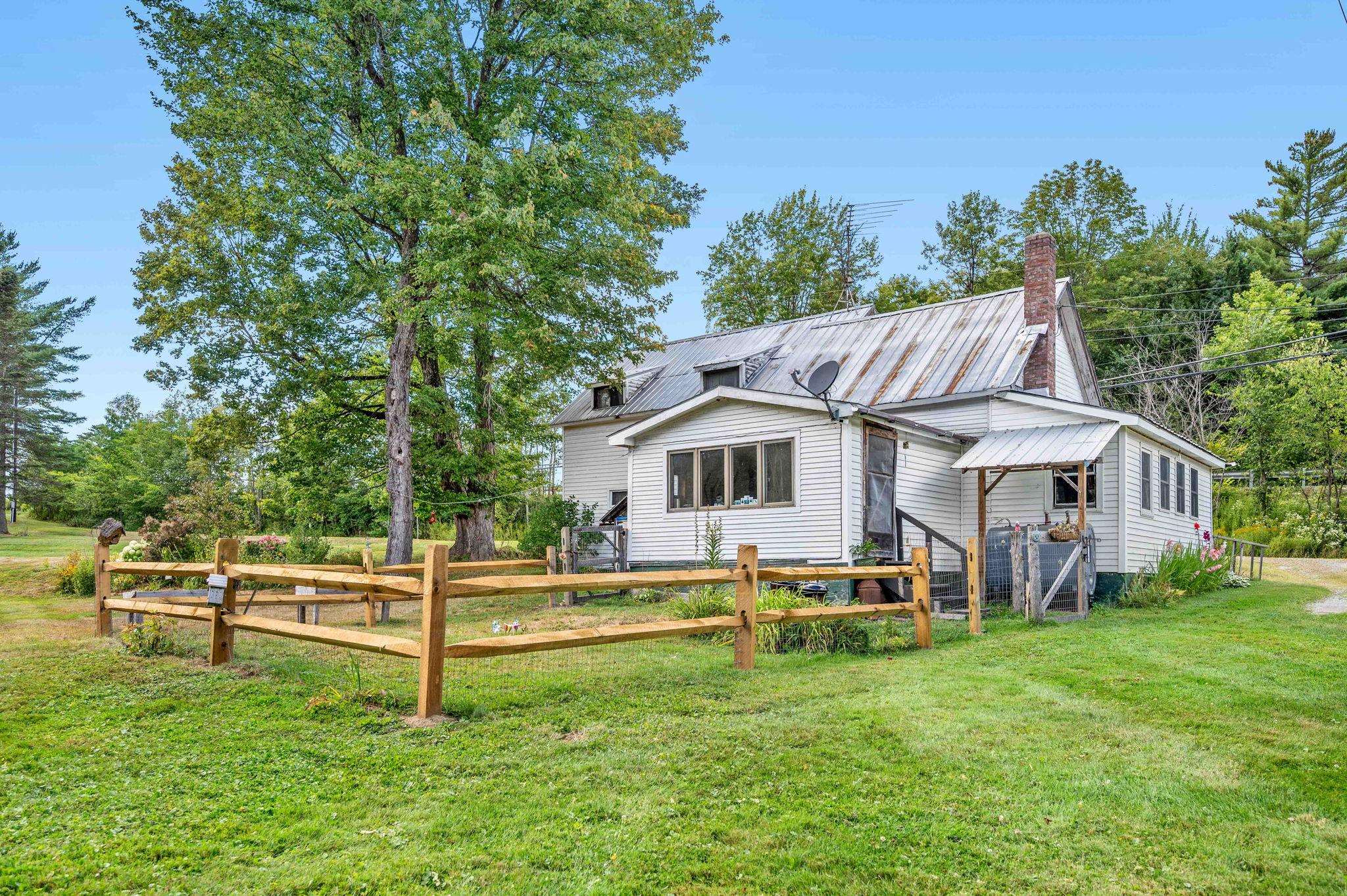 Johnson, Vermont 05656, United States, 2 Bedrooms Bedrooms, ,1 BathroomBathrooms,Residential,Pending,206615