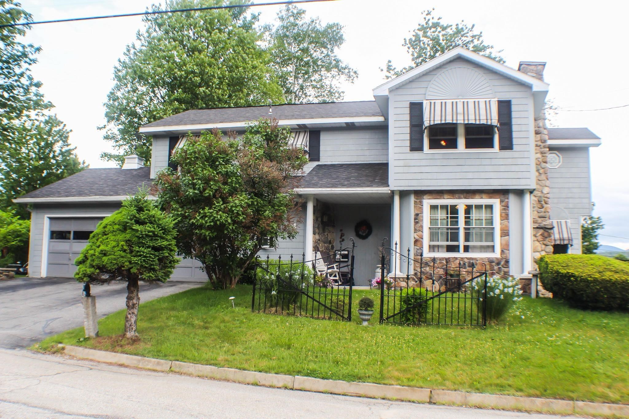 32 Hermanson Street