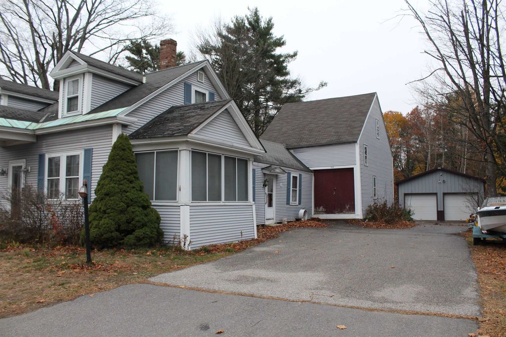 Photo of 39 S Mast Street, Goffstown, NH 03045 (MLS # 5069023)