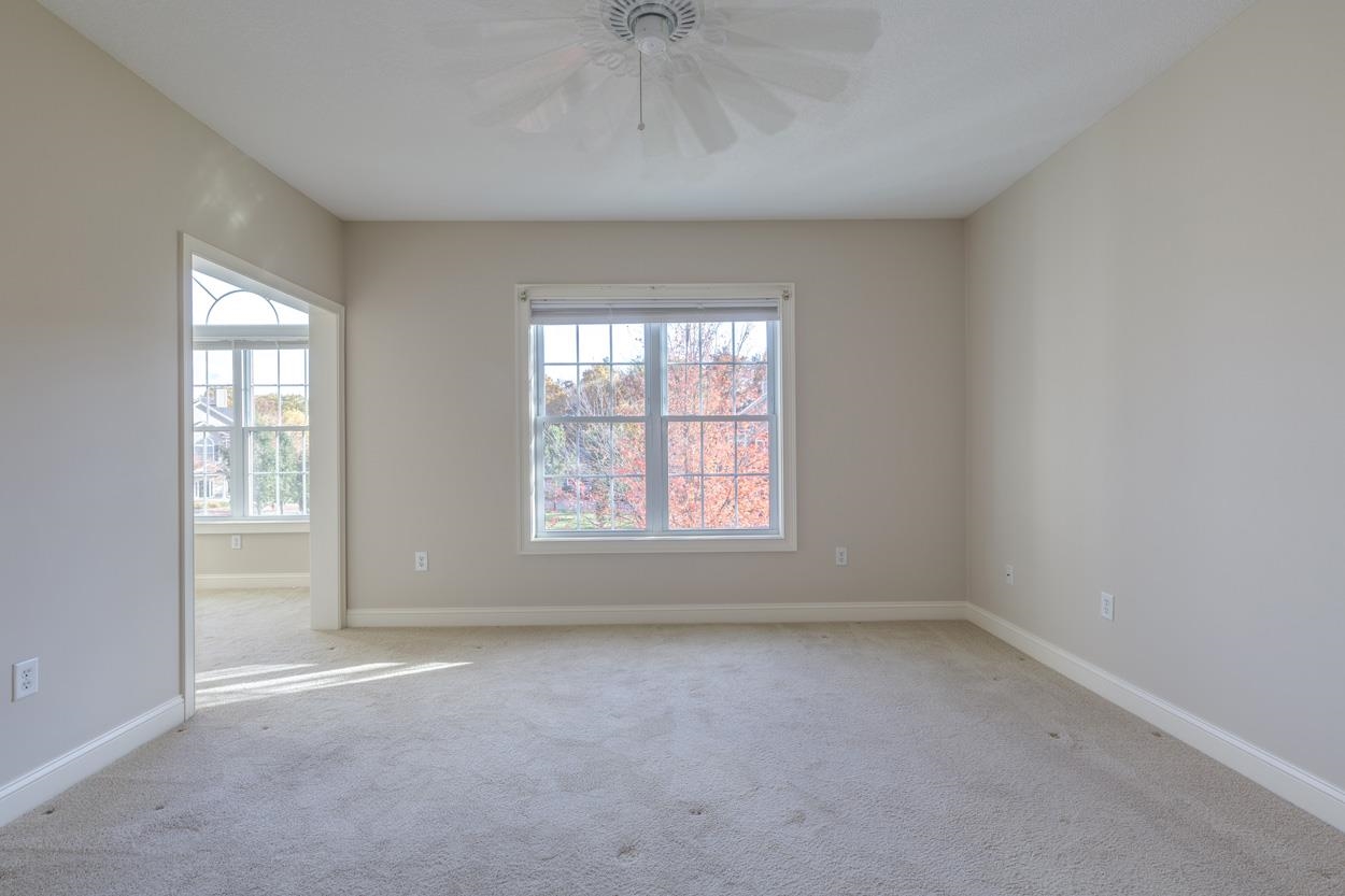 Manchester, New Hampshire 03102, United States, 2 Bedrooms Bedrooms, ,2 BathroomsBathrooms,Residential,Active,233443