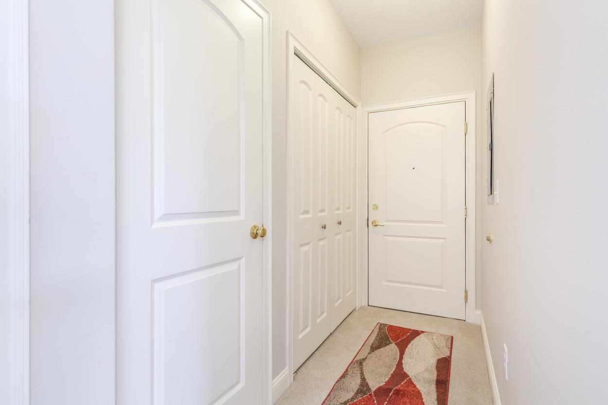 Manchester, New Hampshire 03102, United States, 2 Bedrooms Bedrooms, ,2 BathroomsBathrooms,Residential,Active,233443