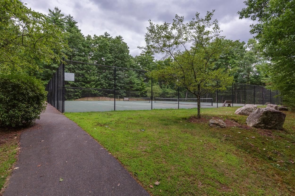 Manchester, New Hampshire 03102, United States, 2 Bedrooms Bedrooms, ,2 BathroomsBathrooms,Residential,Active,233443