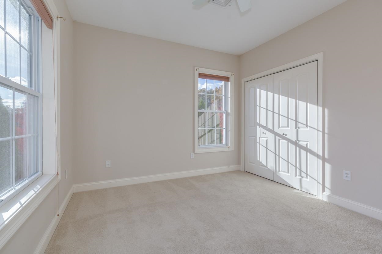 Manchester, New Hampshire 03102, United States, 2 Bedrooms Bedrooms, ,2 BathroomsBathrooms,Residential,Active,233443