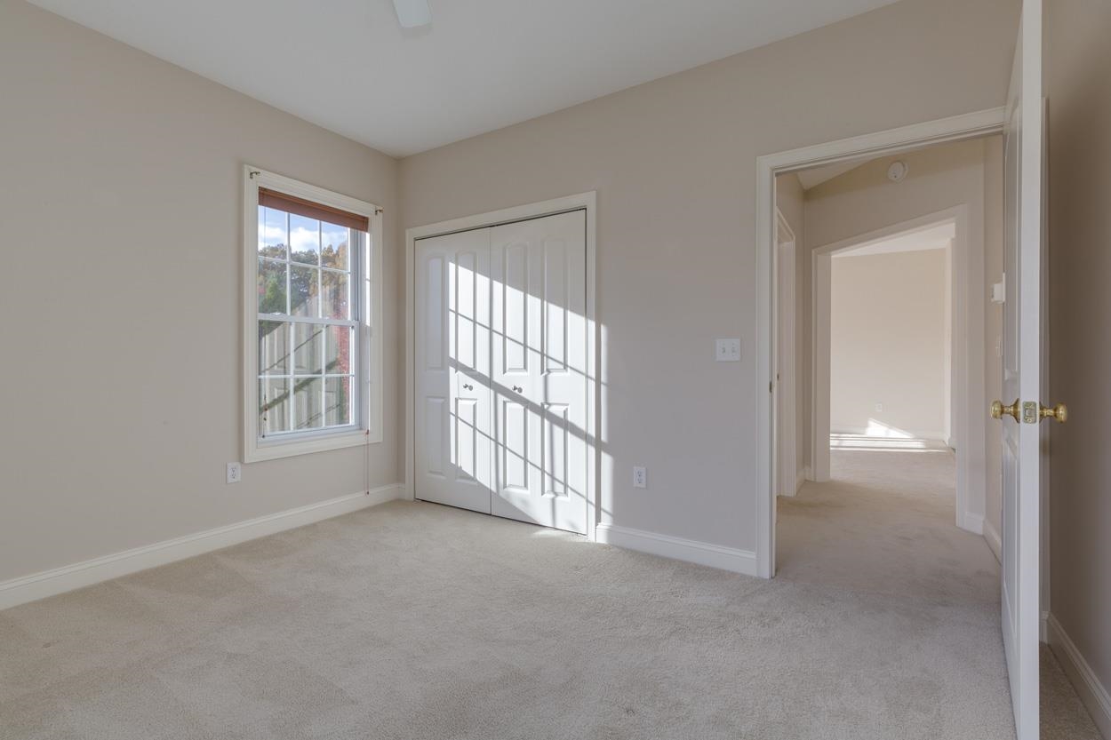 Manchester, New Hampshire 03102, United States, 2 Bedrooms Bedrooms, ,2 BathroomsBathrooms,Residential,Active,233443