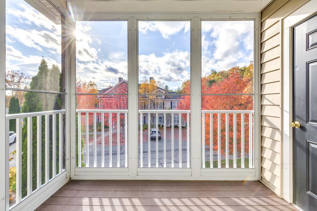 Manchester, New Hampshire 03102, United States, 2 Bedrooms Bedrooms, ,2 BathroomsBathrooms,Residential,Active,233443