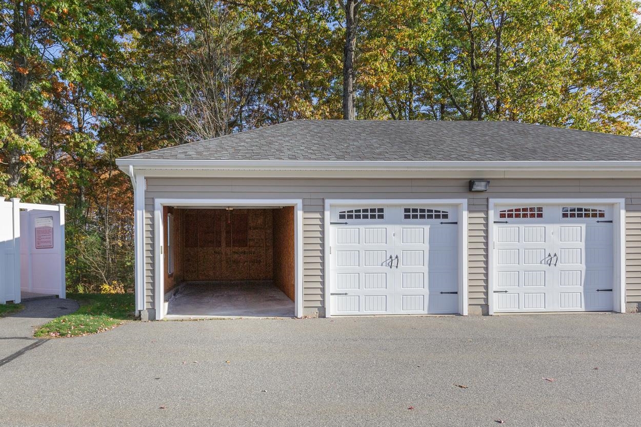 Manchester, New Hampshire 03102, United States, 2 Bedrooms Bedrooms, ,2 BathroomsBathrooms,Residential,Active,233443