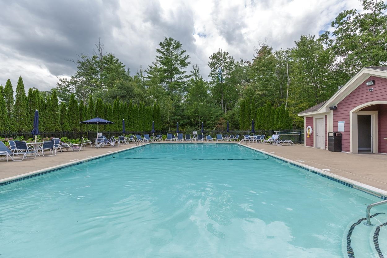 Manchester, New Hampshire 03102, United States, 2 Bedrooms Bedrooms, ,2 BathroomsBathrooms,Residential,Active,233443