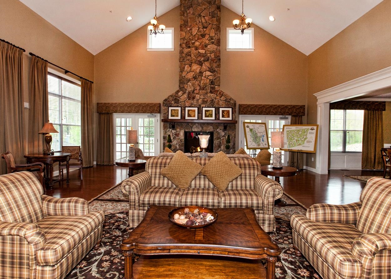 Manchester, New Hampshire 03102, United States, 2 Bedrooms Bedrooms, ,2 BathroomsBathrooms,Residential,Active,233443