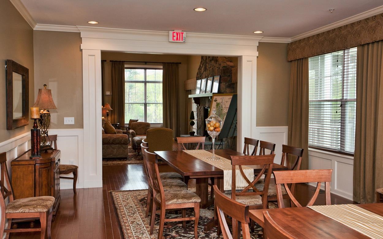 Manchester, New Hampshire 03102, United States, 2 Bedrooms Bedrooms, ,2 BathroomsBathrooms,Residential,Active,233443