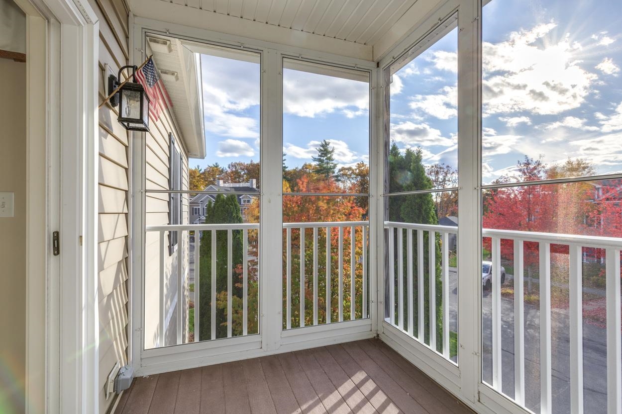 Manchester, New Hampshire 03102, United States, 2 Bedrooms Bedrooms, ,2 BathroomsBathrooms,Residential,Active,233443