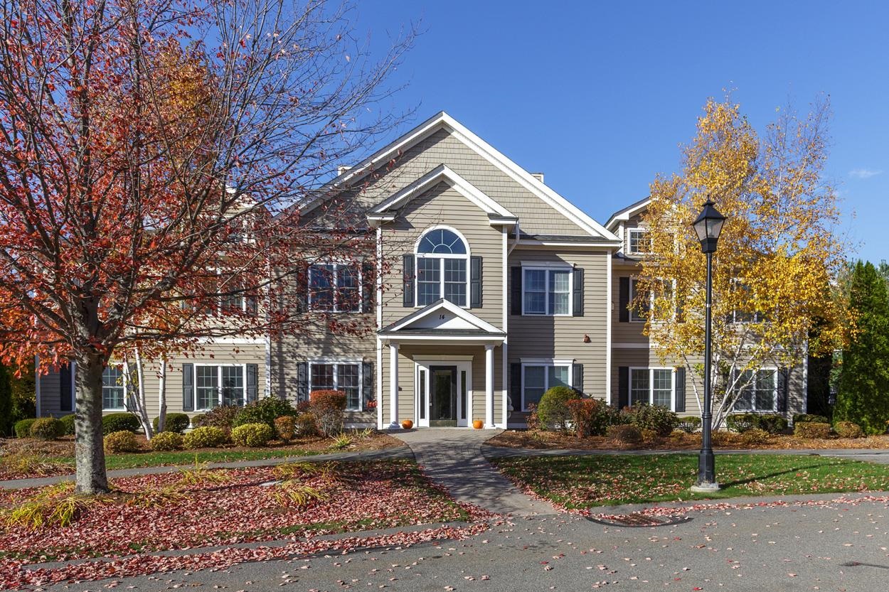 Manchester, New Hampshire 03102, United States, 2 Bedrooms Bedrooms, ,2 BathroomsBathrooms,Residential,Active,233443