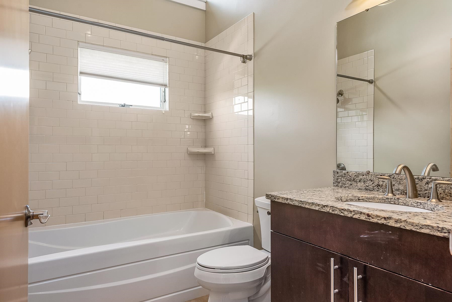 Portsmouth, New Hampshire 03801, United States, 3 Bedrooms Bedrooms, ,3 BathroomsBathrooms,Residential,Active,166084