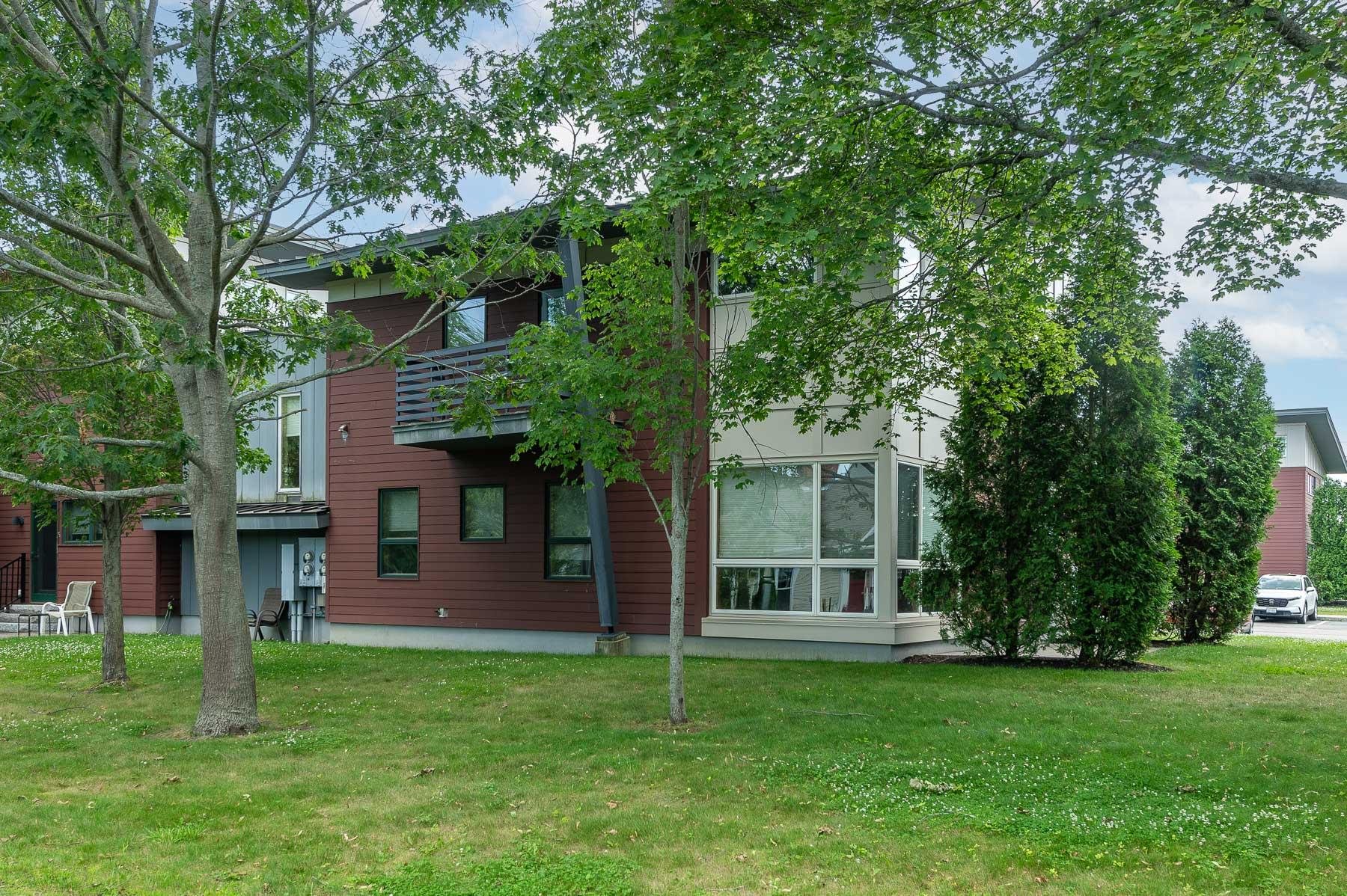 Portsmouth, New Hampshire 03801, United States, 3 Bedrooms Bedrooms, ,3 BathroomsBathrooms,Residential,Active,166084