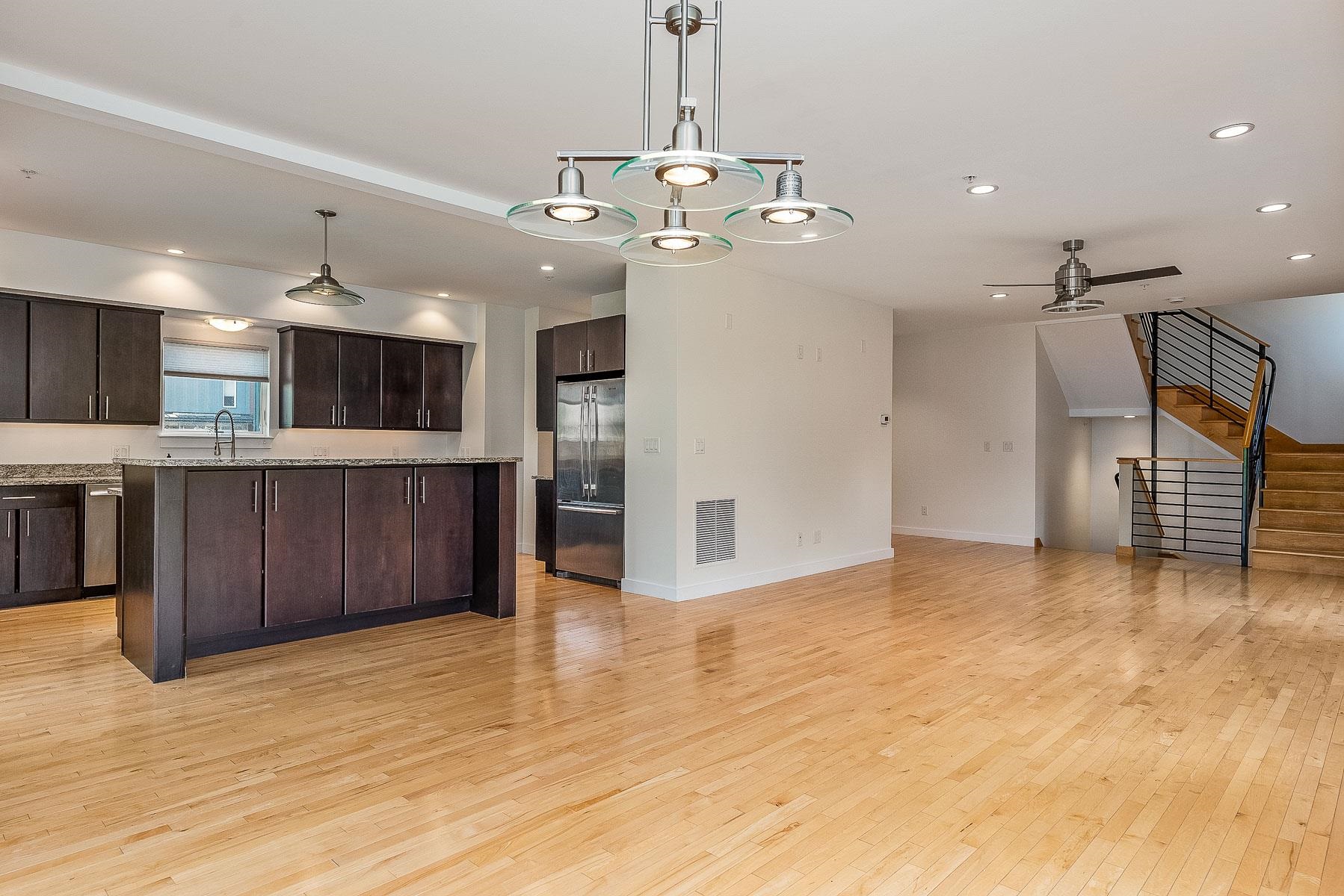 Portsmouth, New Hampshire 03801, United States, 3 Bedrooms Bedrooms, ,3 BathroomsBathrooms,Residential,Active,166084