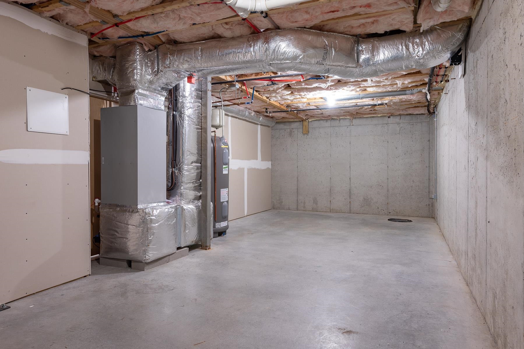 Portsmouth, New Hampshire 03801, United States, 3 Bedrooms Bedrooms, ,3 BathroomsBathrooms,Residential,Active,166084