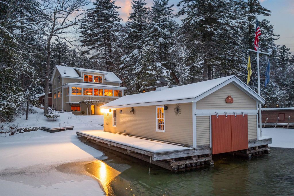 Photo of 102 Loon Cove Road, Alton, NH 03810 (MLS # 5079613)