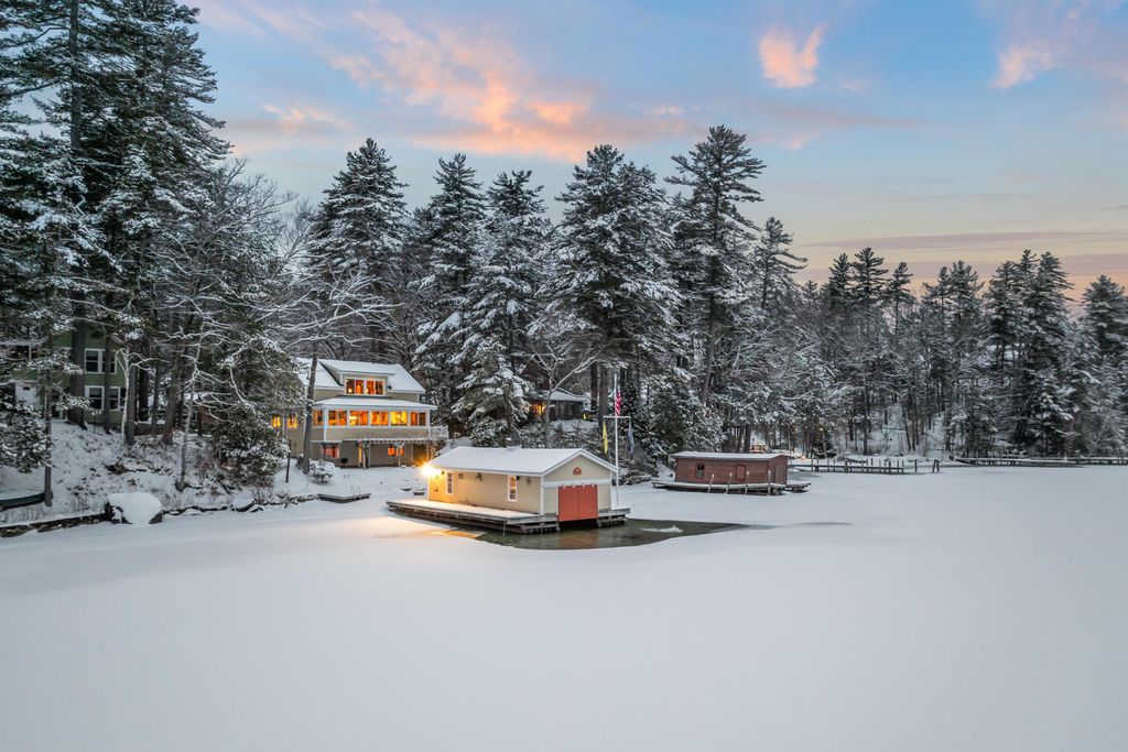 Photo of 102 Loon Cove Road, Alton, NH 03810 (MLS # 5079613)