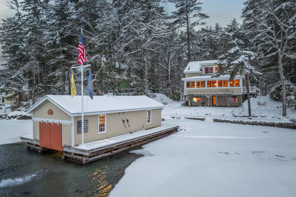 Photo of 102 Loon Cove Road, Alton, NH 03810 (MLS # 5079613)