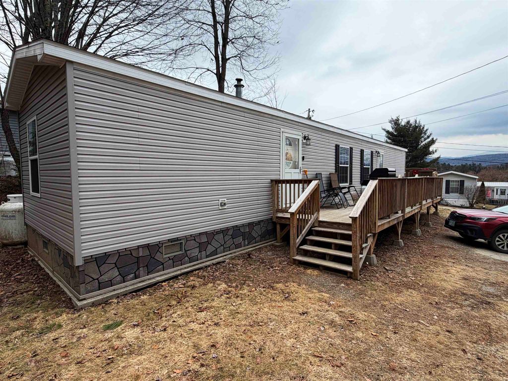 Photo of 14 Hilltop Manor Mobile Home Park, Littleton, NH 03561 (MLS # 5080190)