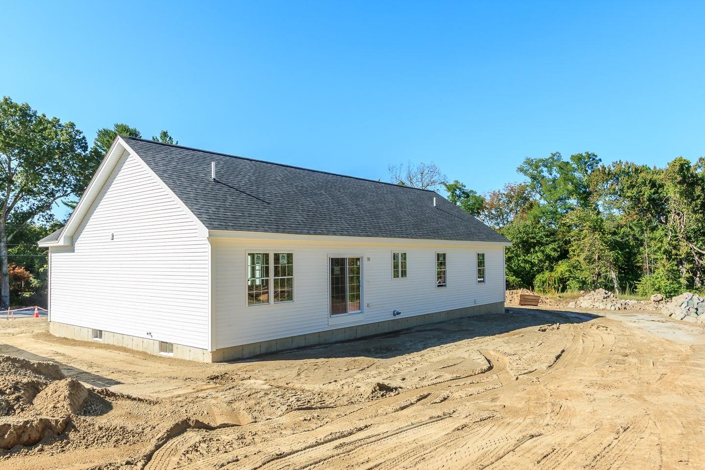 Londonderry, New Hampshire 03053, United States, 3 Bedrooms Bedrooms, ,2 BathroomsBathrooms,Residential,Active,212667