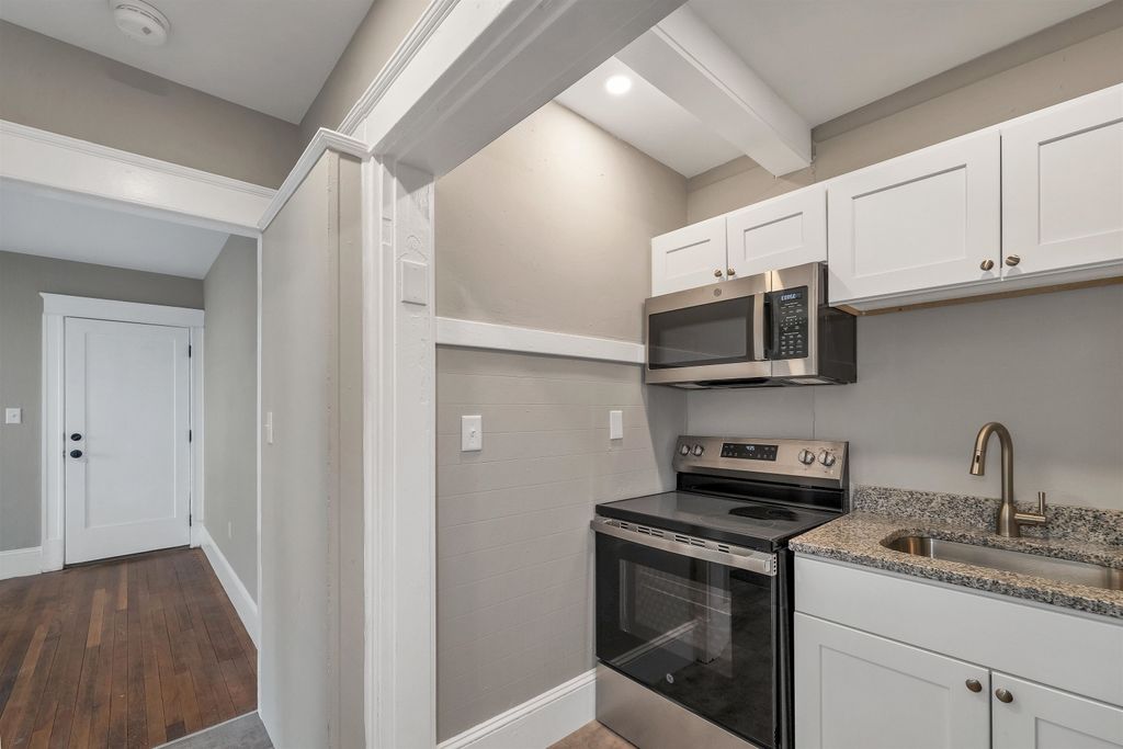 Photo of 56 Brook Street #3, Manchester, NH 03104 (MLS # 5076029)