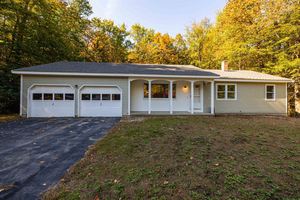 Photo of 7 Old Coach Road, Bow, NH 03304 (MLS # 5064067)