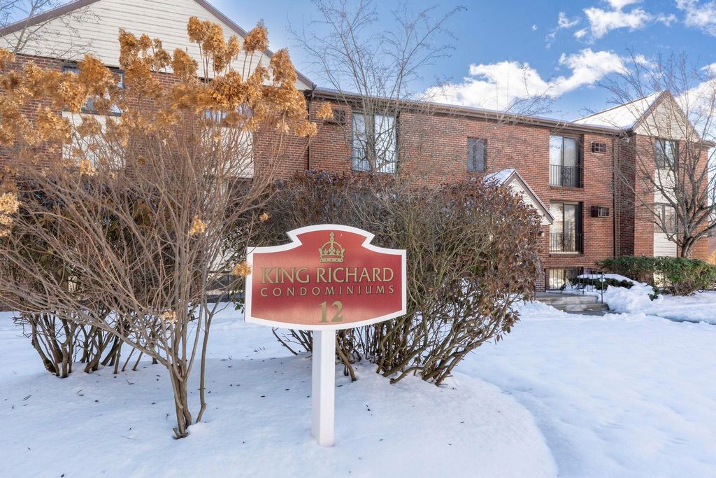 Photo of 12 English Village Road #201, Manchester, NH 03102 (MLS # 5071942)