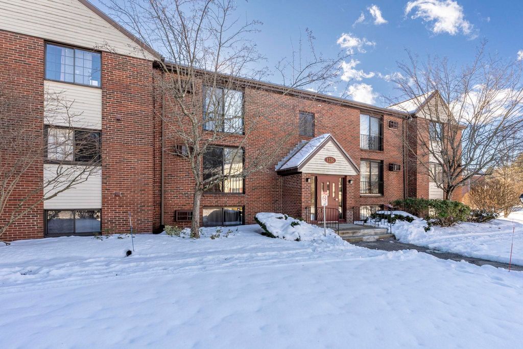 Photo of 12 English Village Road #201, Manchester, NH 03102 (MLS # 5071942)